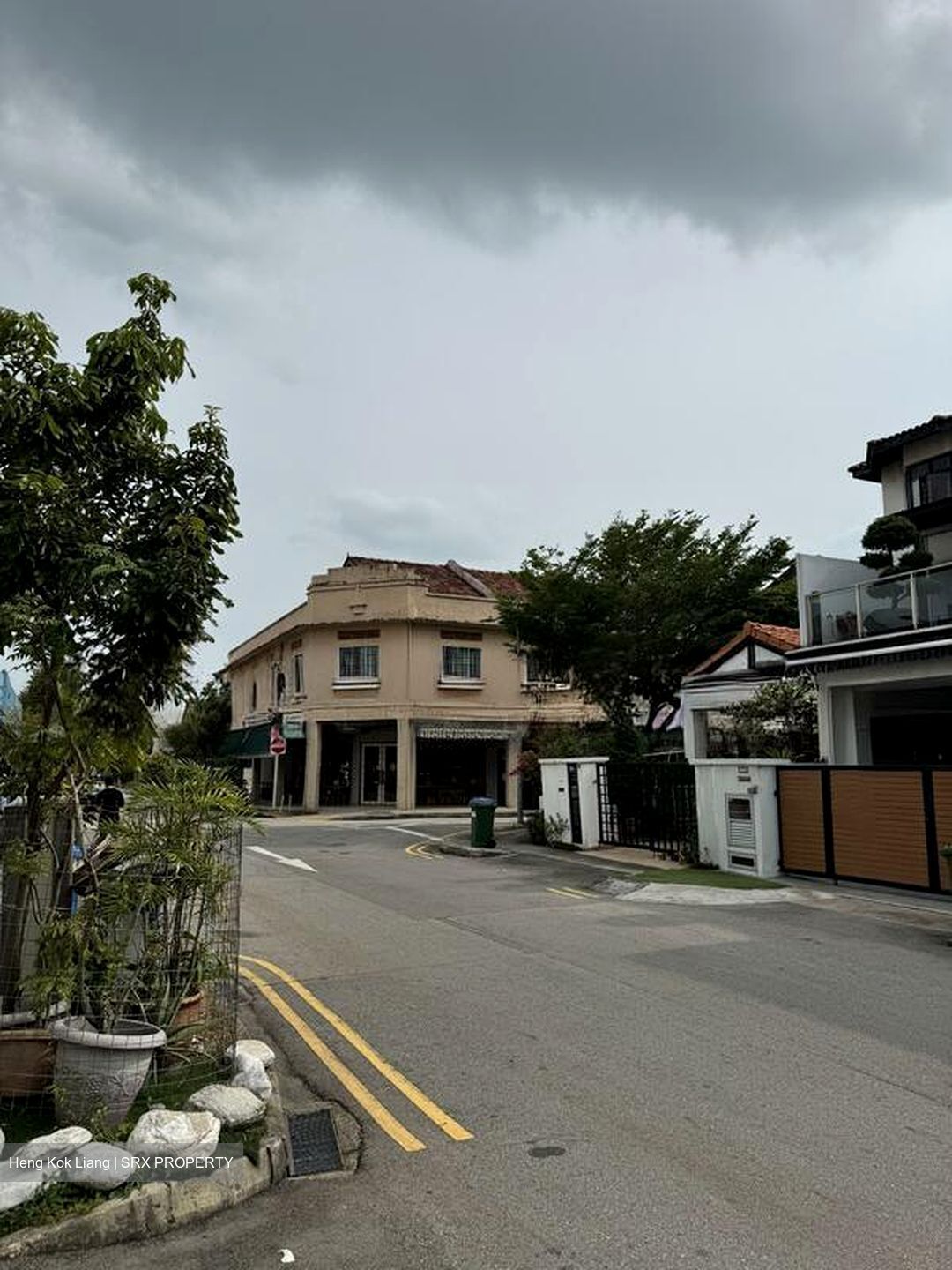 Onan Road (D15), Terrace #525013351